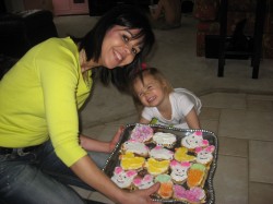 Granny and Isabella with their cookies.